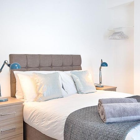 Large Green Garden, 4 Bedrooms, Sleeps 8 Swansea Eksteriør billede