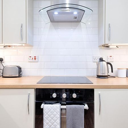 Large Green Garden, 4 Bedrooms, Sleeps 8 Swansea Eksteriør billede