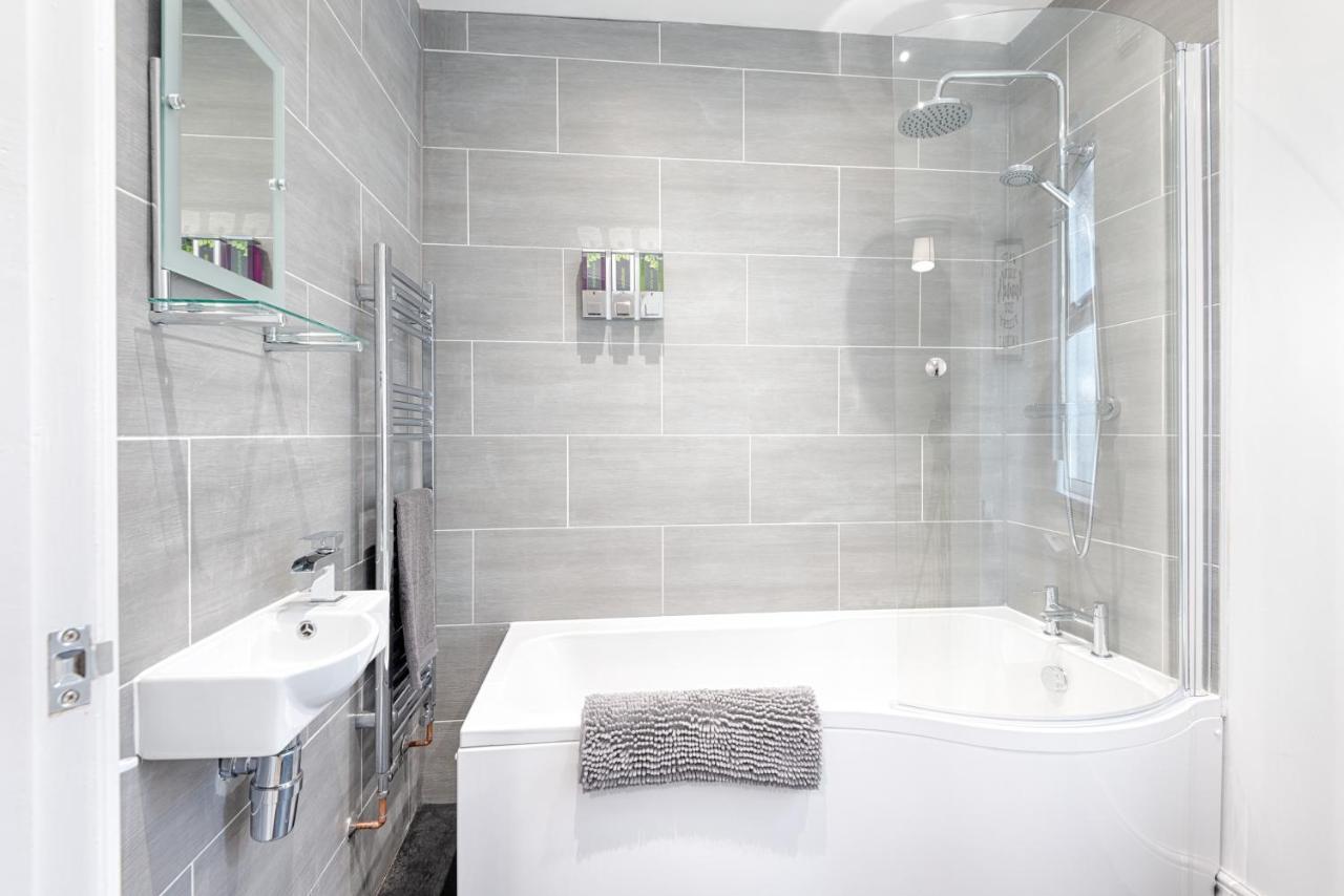 Large Green Garden, 4 Bedrooms, Sleeps 8 Swansea Eksteriør billede