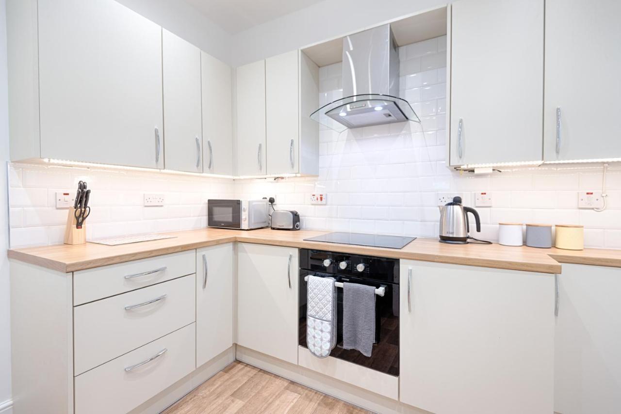 Large Green Garden, 4 Bedrooms, Sleeps 8 Swansea Eksteriør billede
