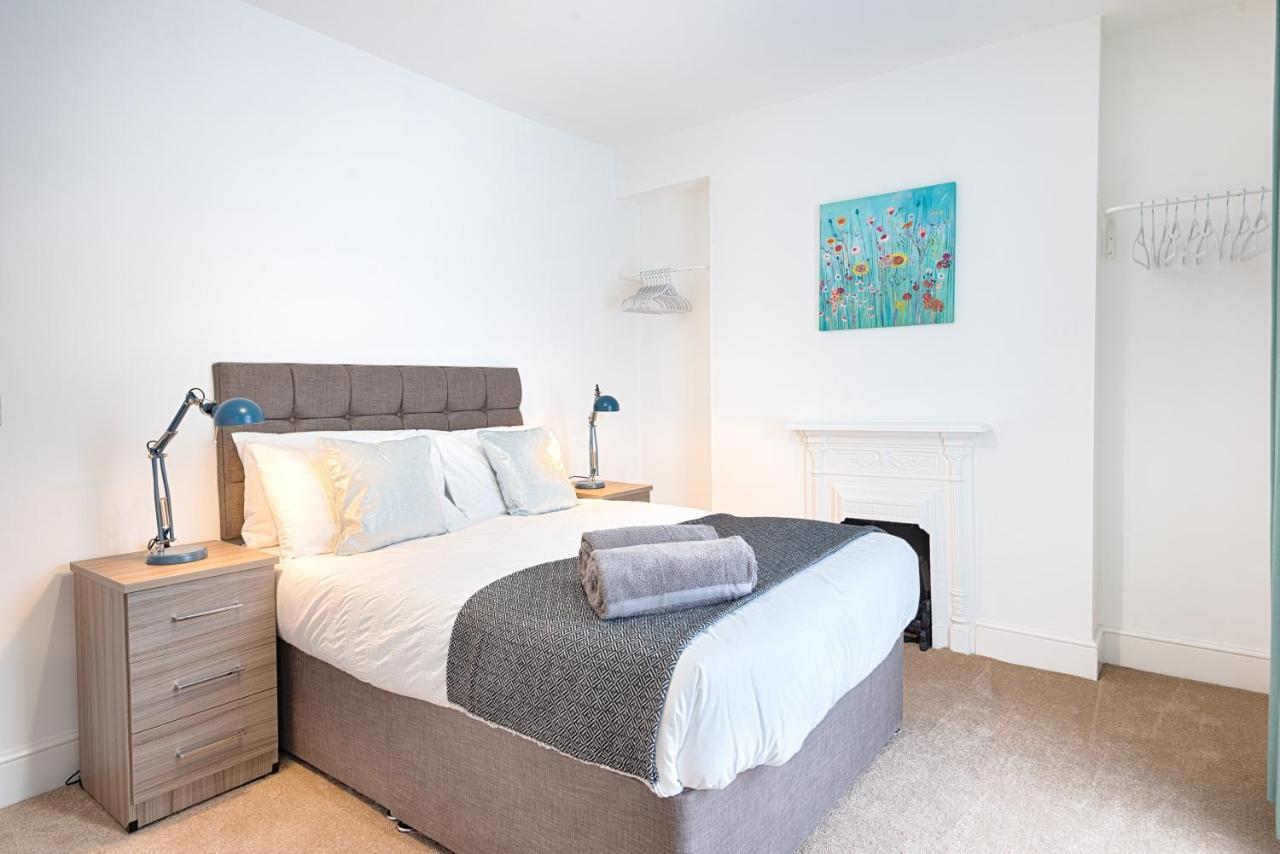 Large Green Garden, 4 Bedrooms, Sleeps 8 Swansea Eksteriør billede