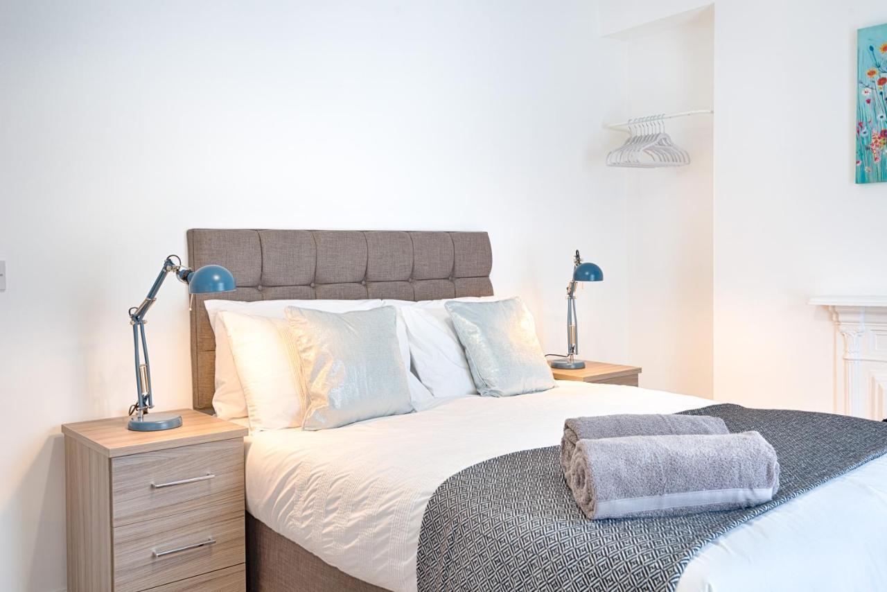 Large Green Garden, 4 Bedrooms, Sleeps 8 Swansea Eksteriør billede